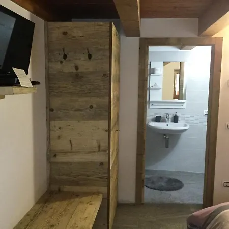 Il Teggiolo לינה וארוחת בוקר וארצו